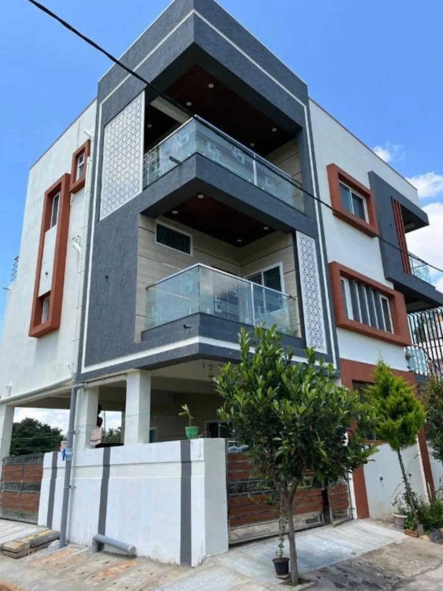 G+2 Stone-Clad Corner Home, Tagore Town, Prayagraj